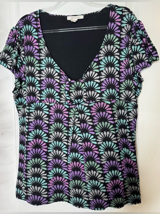 JM Collection Tops - JM Collection Black V-Neck Tee with Purple, Teal & White Fan Print abstract 16